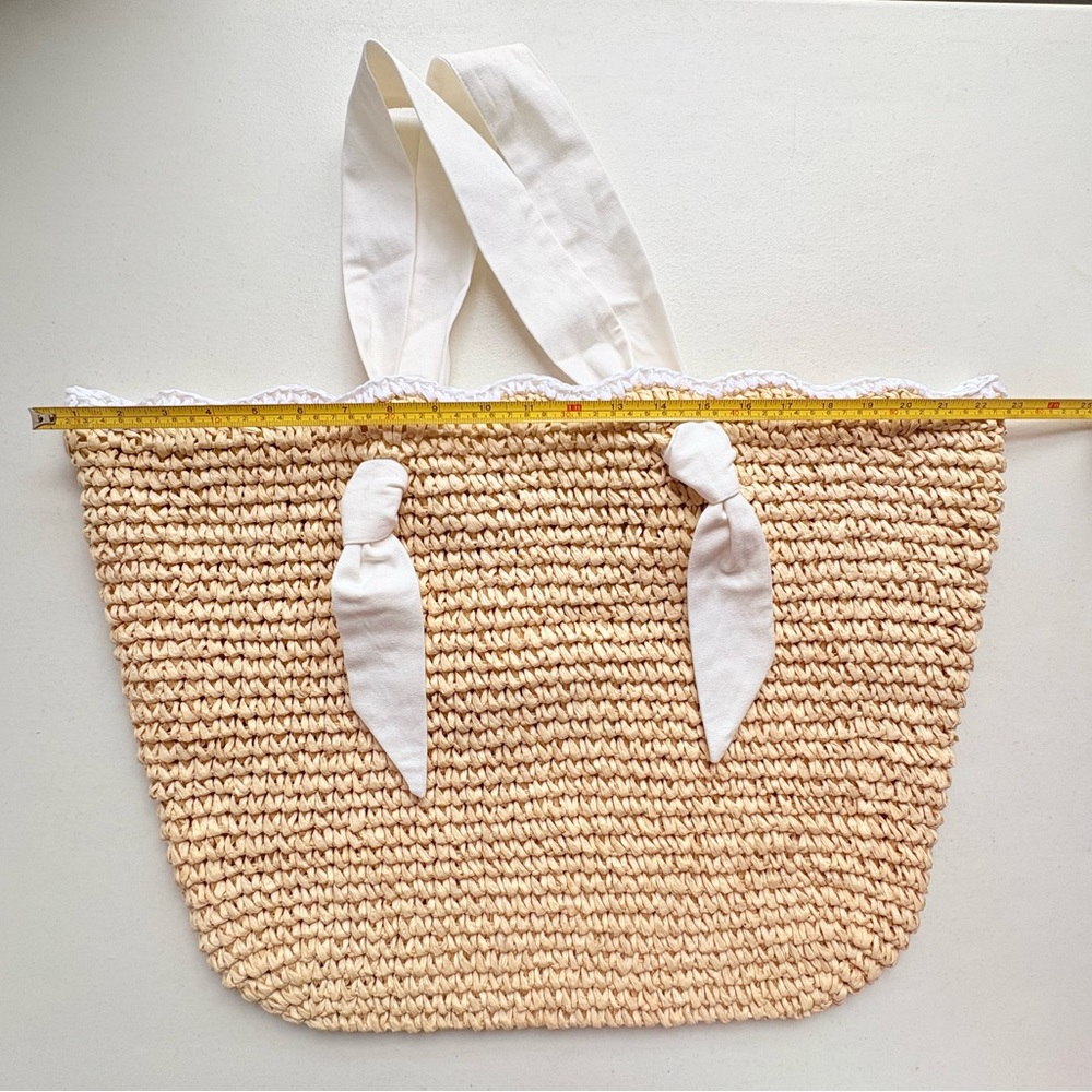 Mark and Graham White Ribbon Scalloped Raffia Tote Purse Bag New, no tags - Picture 10 of 13